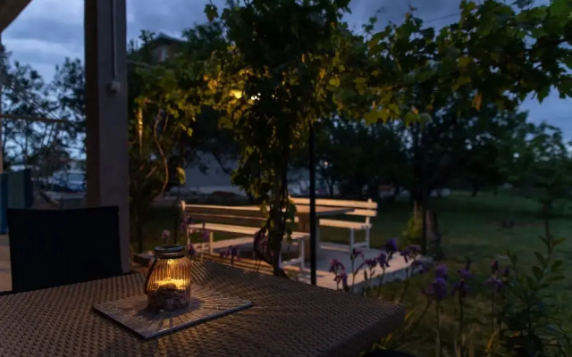 Tranquil and Stylish Apartment Kastel Novi