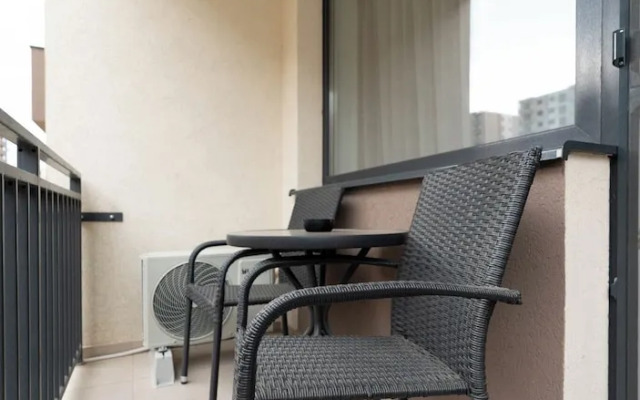 MoHost Sabina - Luxury with Balcony