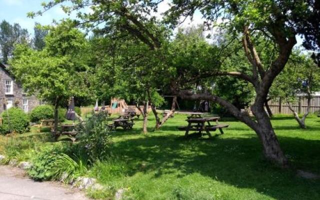 Llanerch Inn