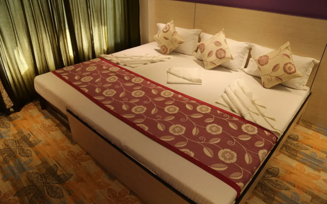 Hotel Madni Royale