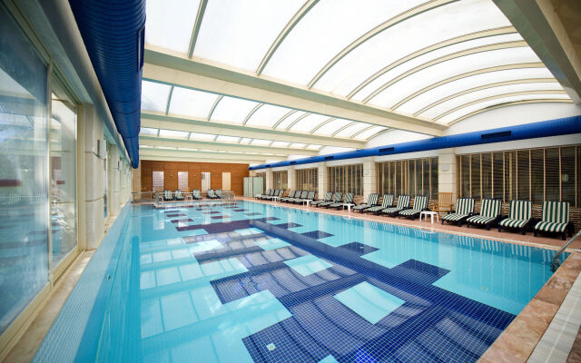 Trendy Palm Beach (Adults Only, 16+)