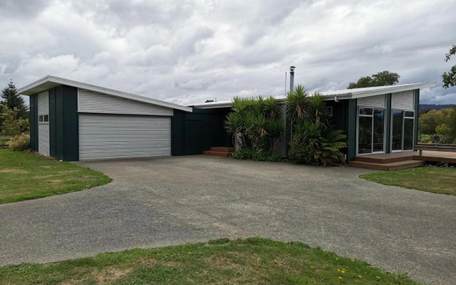 Mountain Glass - Ohakune Holiday Home