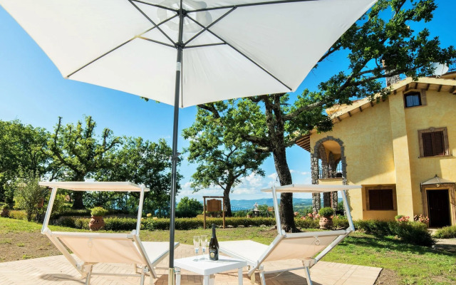 Peaceful Villa in Montefiascone with Hot Tub