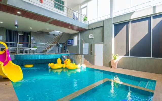 Glass House B4 Pool Villa