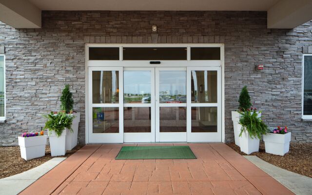 Holiday Inn Bloomington-Airport by IHG