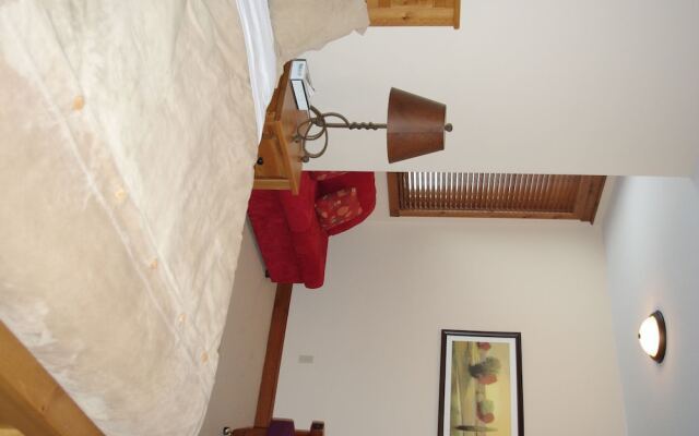 Timber Stone Lodge by RMA