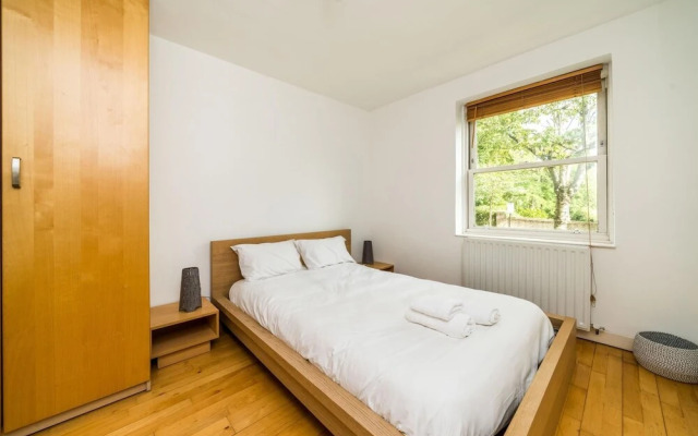 Lovely 1BD Flat + Private Balcony Near Portobello