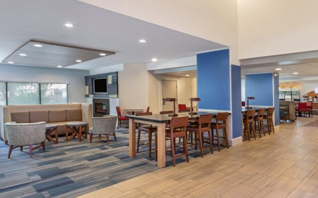 Holiday Inn Express & Suites Phoenix Tempe - University