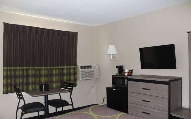Super 8 by Wyndham Michigan City
