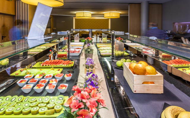 Crowne Plaza Caparica Lisbon by IHG