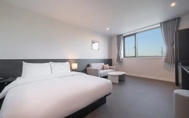 Workers Hotel Daejeon by Aank