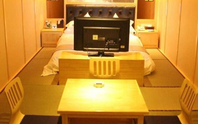 Libo Selected Hotels (Shanghai Wanda Plaza Tonghe New Village Subway Station Branch)