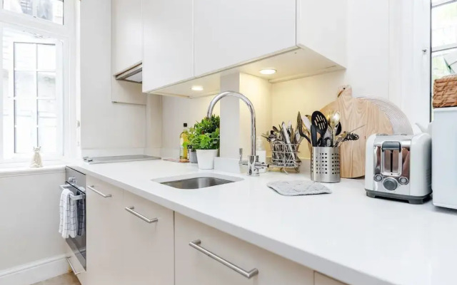 Gorgeous & stylish studio in Marylebone