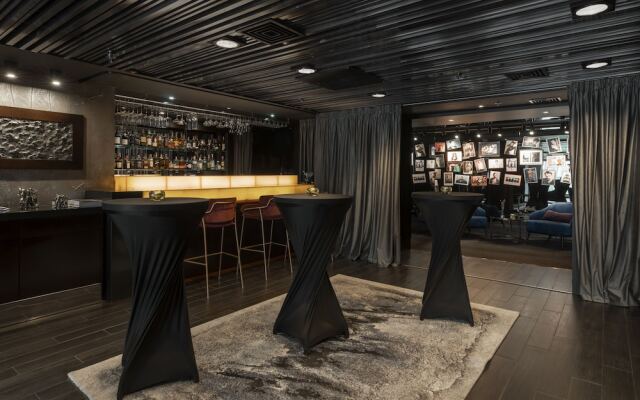 11 Mirrors Design Hotel