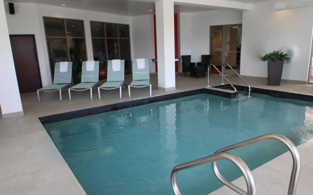 Cambria Suites