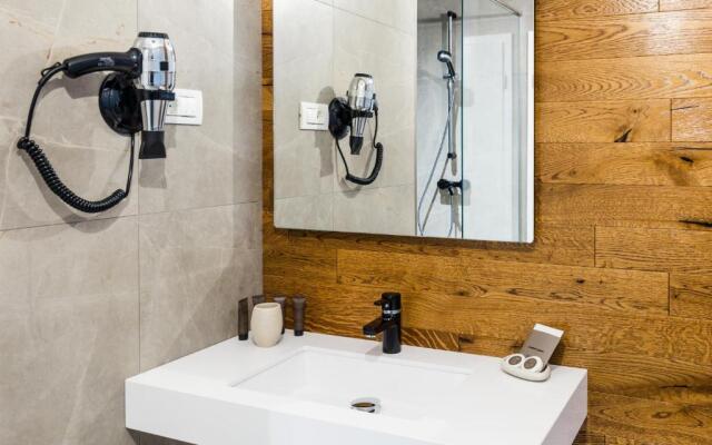 UpperHouse Suites & More