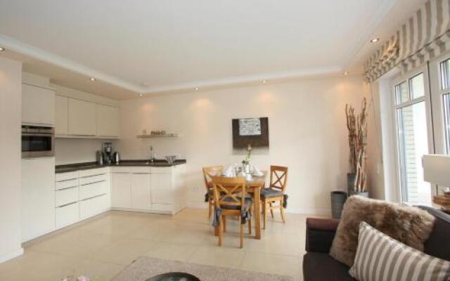 Hues Stroenhafer_ App_ 3