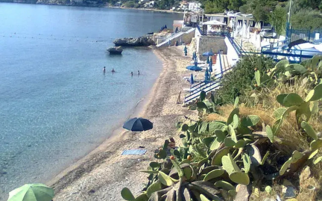Villa Denise 100 Meters From the sea
