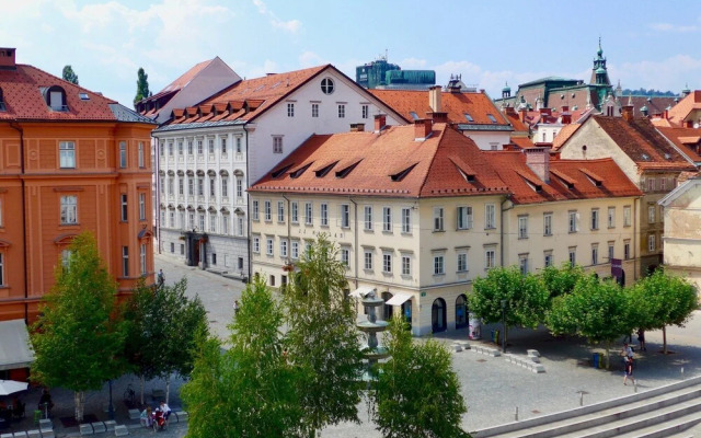 Old Town Terrasse View on Ljubljana River
