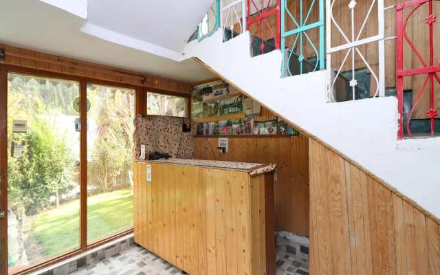 Oyo 18770 Hotel Indian Palace