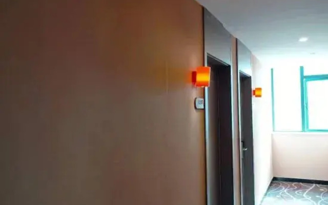 7 Days Premium Hotel (Yichang Yiling Branch)