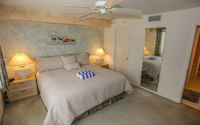 Ocean Harbor 102A