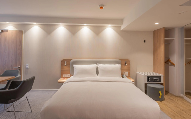 Holiday Inn Express and Suites Potsdam by IHG