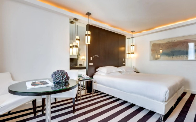 Hotel Le A