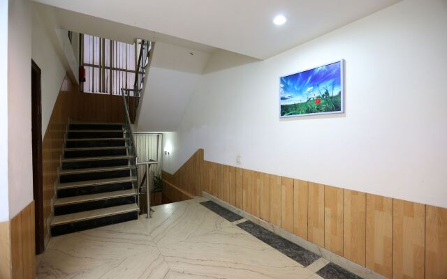 OYO 8876 Hotel Sarthi