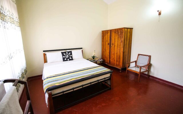 Yoho Airport Way Bungalow