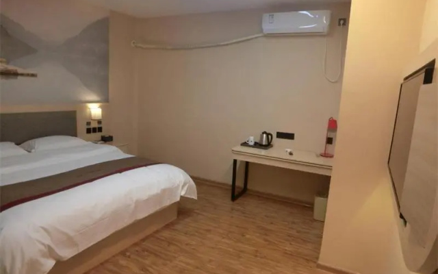 Thank Inn Plus Hotel Guangxi Liuzhou Donghuan Road Hualinjundi