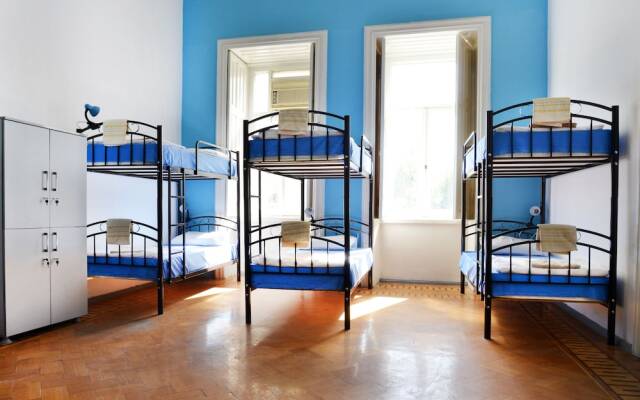 Mr. Hostel Baku
