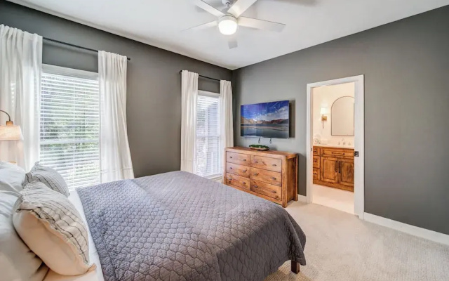 Lux Mountain Home! Golf / Lake/ EV / Game Room