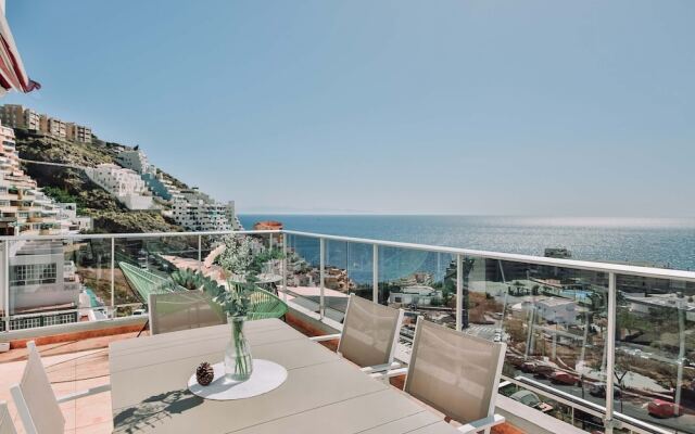 Modern & Chic Loft Apt. *Terrace *BBQ *Parking