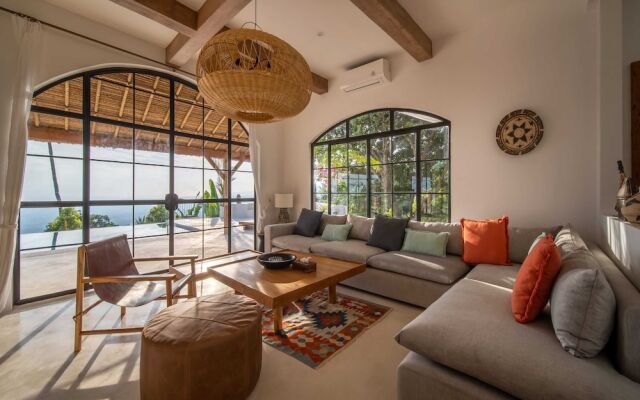 NEW ! Stunning 4BR Jungle View Villa in Lovina