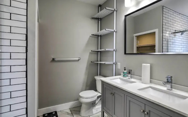 Well-appointed Pittsburgh Home: 1 Mi to Dtwn!