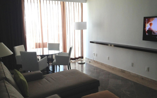Krystal Grand Cancun