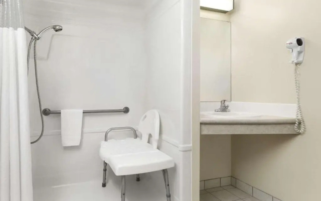 Days Inn - Steinbach