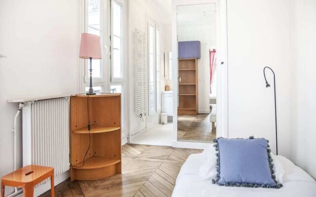 Charming Apartment With Balcony - 5 min Republique