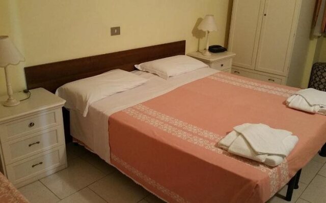 Hotel Iris