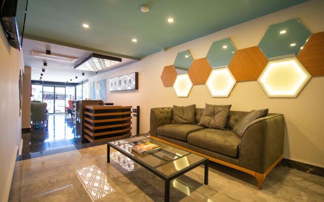 Big Point Hotel