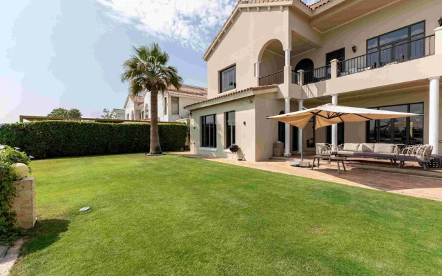 Beachfront 6BR Villa w Private Pool at the Palm