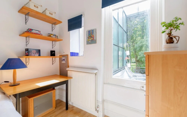Philbeach Balcony- 2bed flat in Earls Ct
