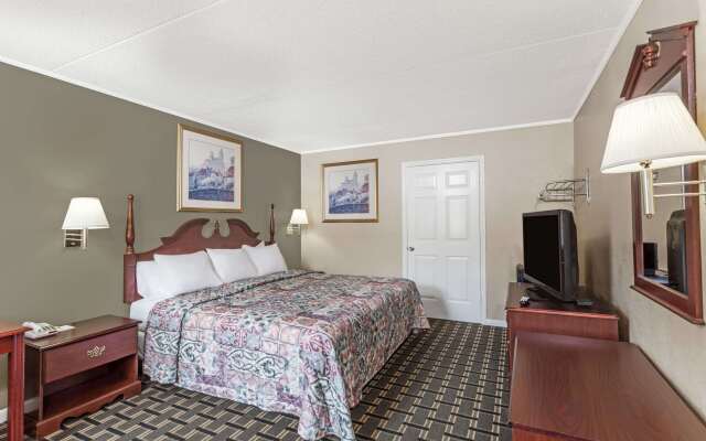 Days Inn by Wyndham Lenoir City