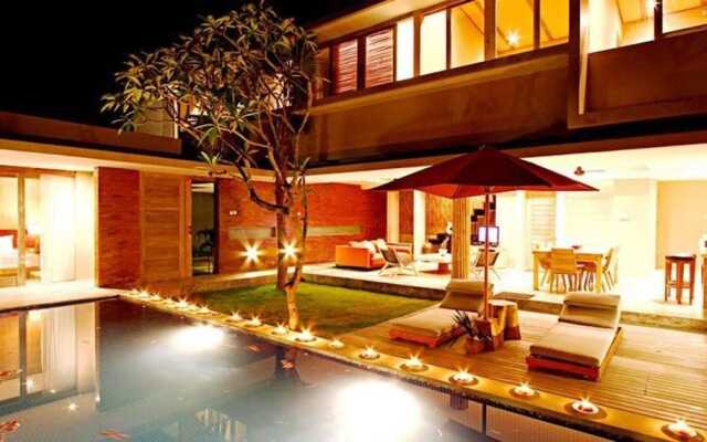 The Grove Villa Bumbak
