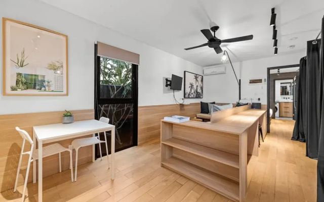 Stylish New Farm Apartment With Courtyard