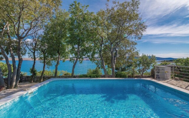 Beautiful Home in Seline With Sauna, Wifi and 7 Bedrooms