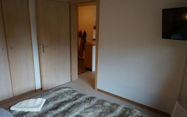 Halten Zweisimmen in Zweisimmen