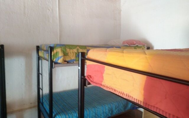 Yaalir At'mu - Hostel