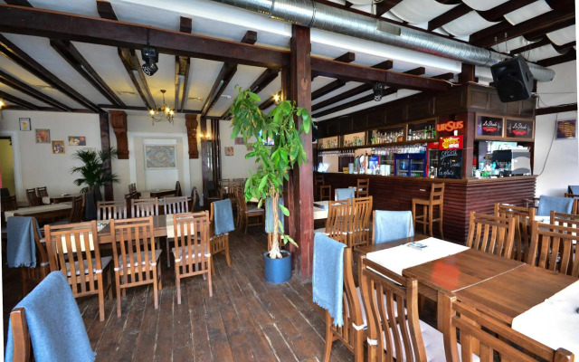 La Strada Boutique Villa